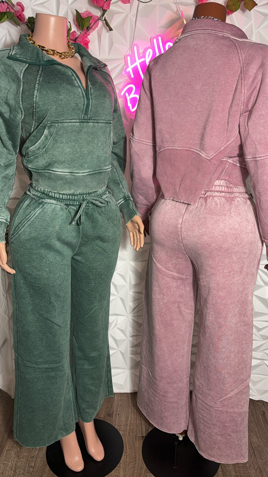 Straight leg sweatsuit