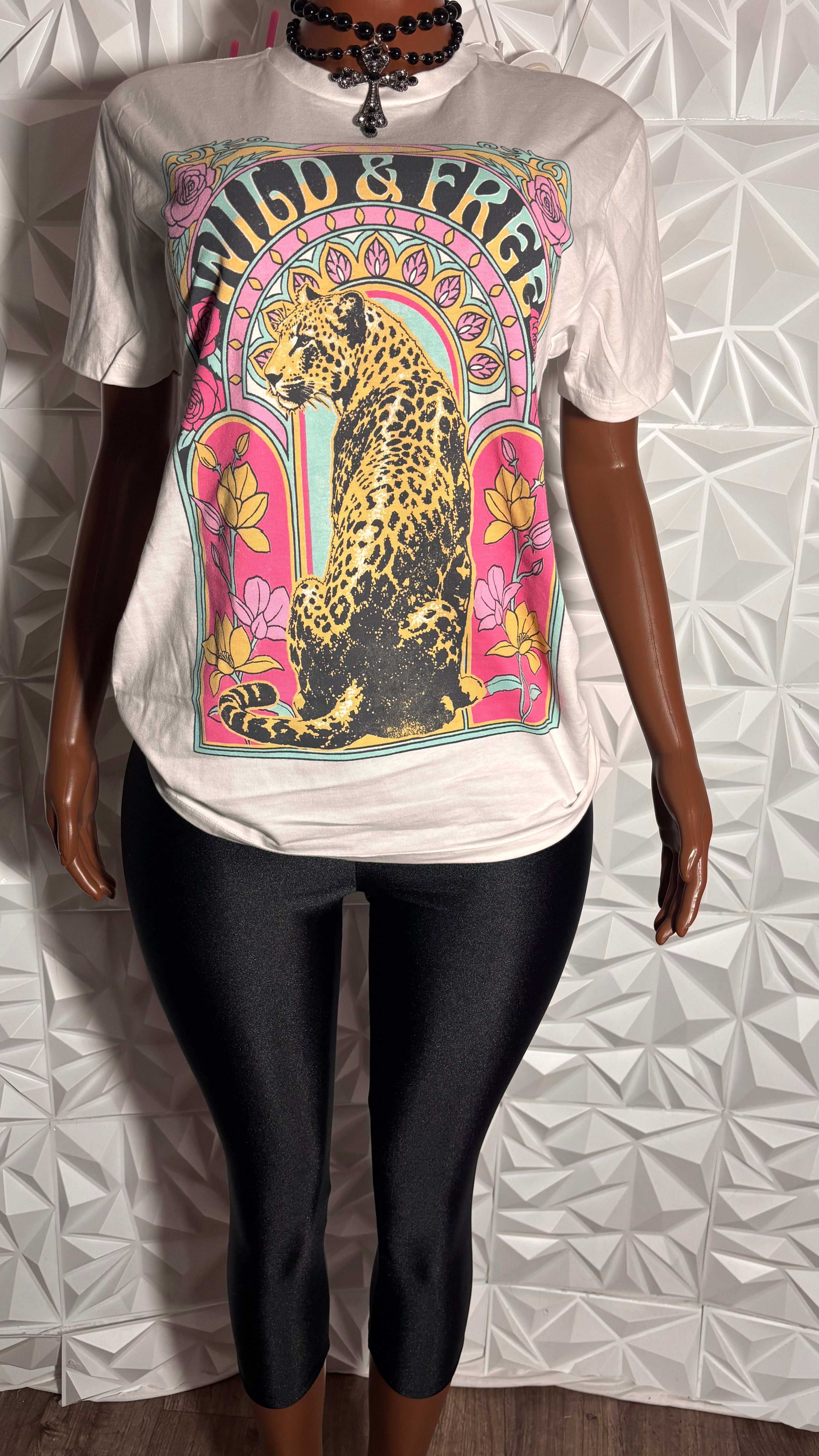 Wild & Free Graphic t-shirt